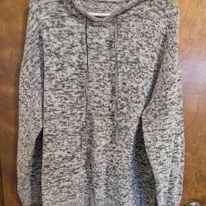 Women's hooded sweater